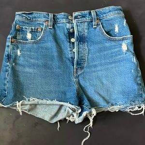 Levi’s ribcage shorts